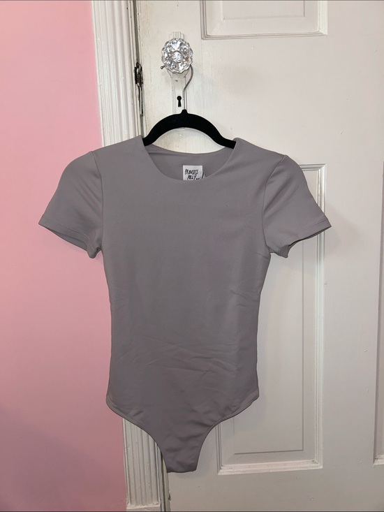 Princess Polly Tops - Princess Polly Gray Short Sleeve Bodysuit